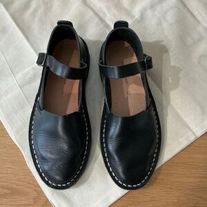 Lightly worn, TOAST UK Black Mary Jane’s, Sz 8 (fit like a 7 US)